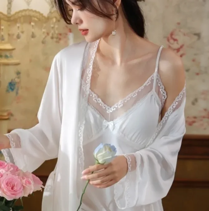 Tips for Buying a Nightgown With a Built-in Bra
